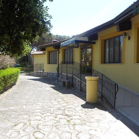 Hotel Fortezza Арбореа Екстериор снимка