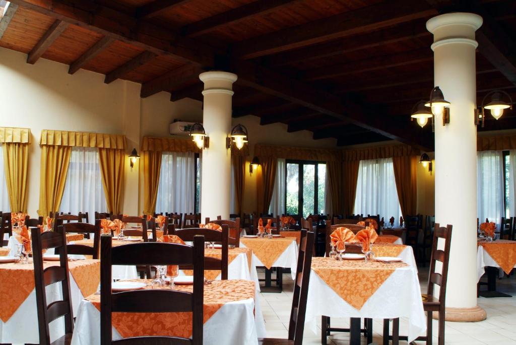 Hotel Fortezza Арбореа Екстериор снимка